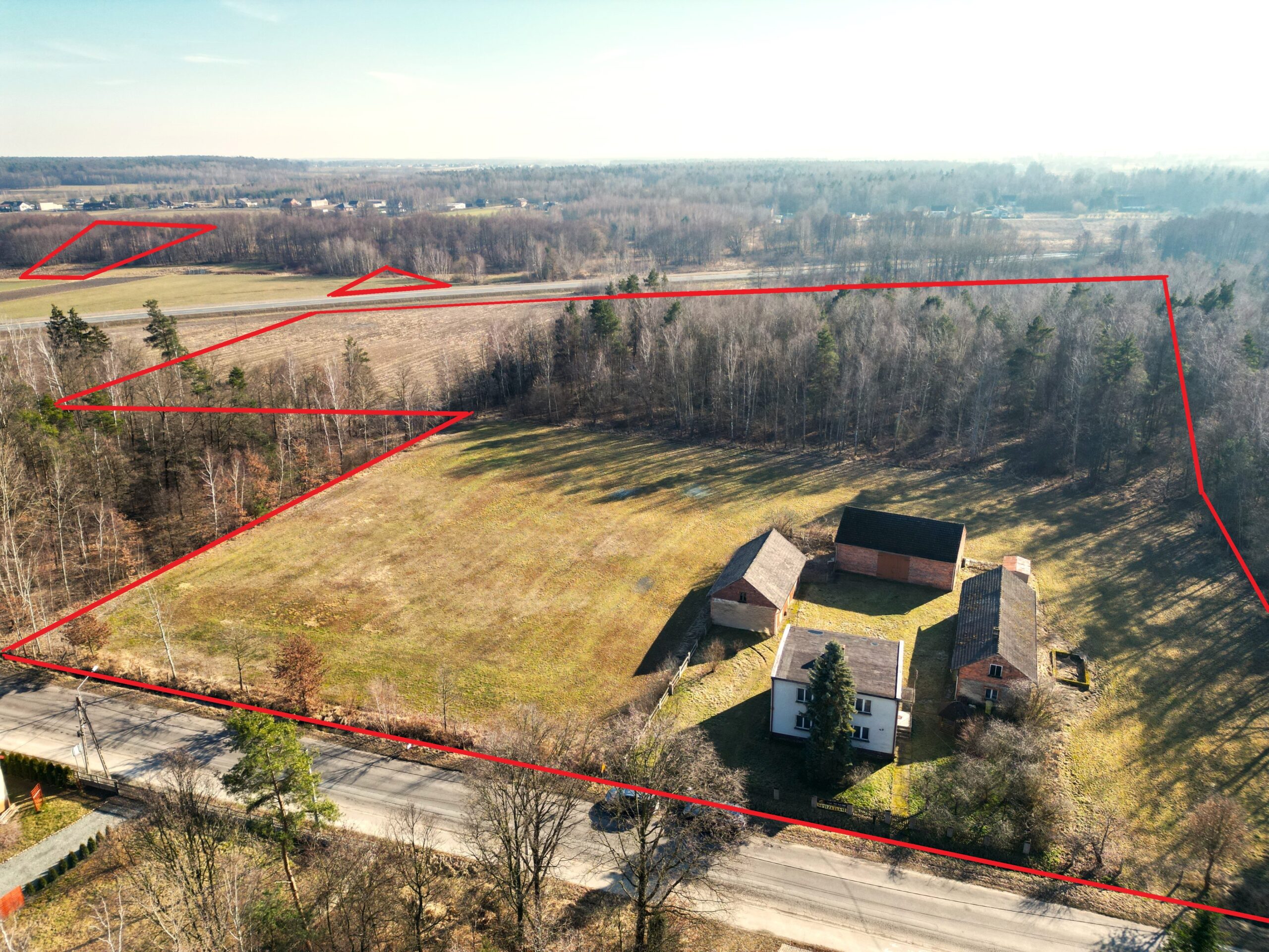 Siedlisko / ranczo / gospodarstwo / dom 6,4 ha + las + staw + zabudow.